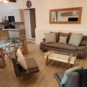 https://beautiful-old-town-flat-near-the-beach.fr-provencehotel.com