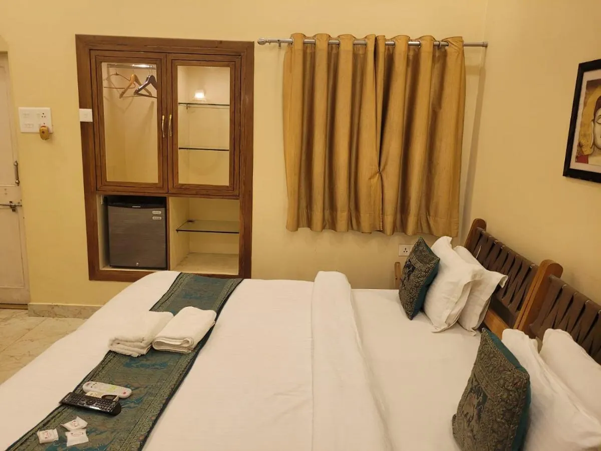 Hotel Temple On Ganges Varanasi 3*,